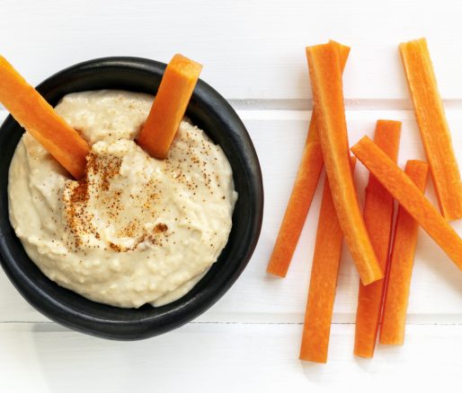 Carrots with Hummus Dip