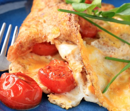 Cheese Omelette with Grilled Tomato
