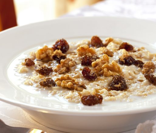 Oatmeal with Mixed Nuts and Raisins